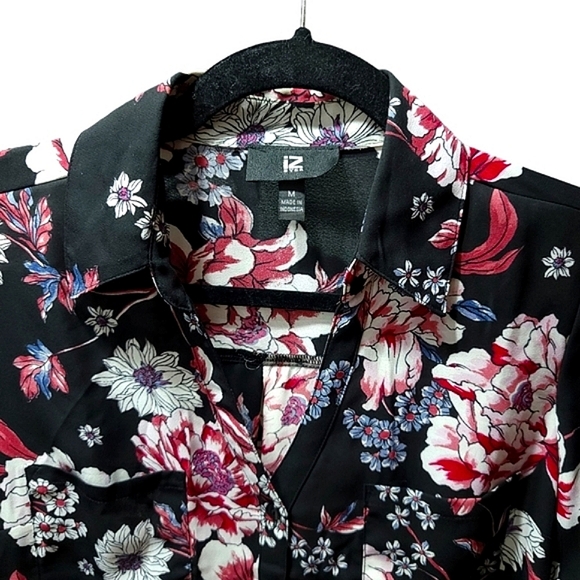 IZ Byer EUC Black Floral Print Roll Tab Sleeve Button Up Blouse - Women's MEDIUM - Picture 3 of 6